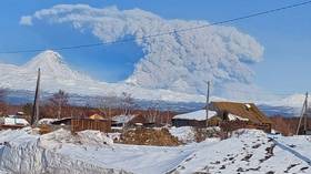 Airlines warned of danger from erupting volcano