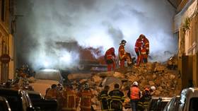 Building collapses in French city