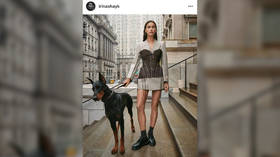 Vogue beschuldigd van dierenmishandeling na shoot met Russisch supermodel