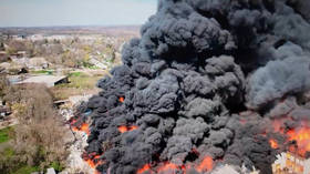 آتش سوزی صنعتی ایالات متحده هزاران نفر را مجبور به تخلیه می کند