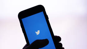 Twitter begins blue check purge