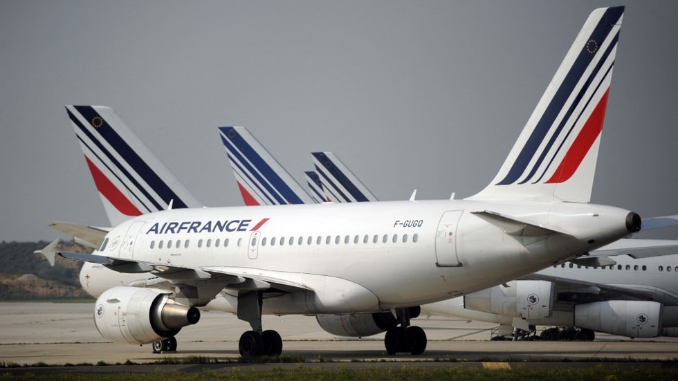 France bans short domestic flights