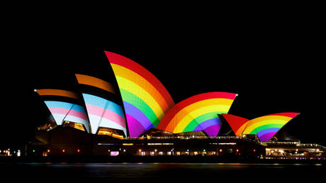 Local leader cries poverty over Sydney Opera House coronation demands