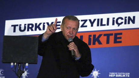 Turkish President Recep Tayyip Erdogan gives a speech at the party headquarters in Ankara, May 15, 2023