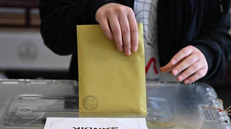 Türkiye heading for election runoff – preliminary results