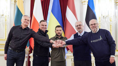 Ukraine’s neighbors ready to pay off Zelensky to stop conflict – Seymour Hersh