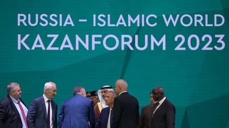 Speakers gather for a panel session at the International Economic Forum 'Russia - Islamic World' in Kazan, Russia, on May 19, 2023.