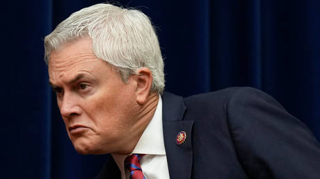 Republicans threaten to hold FBI director in contempt