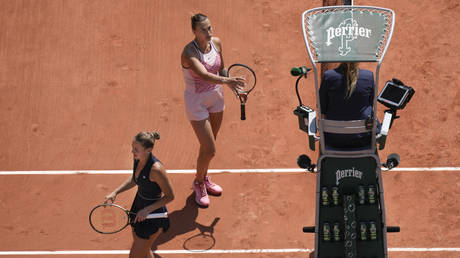 Ukrainian tennis star booed over handshake refusal