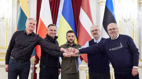 Neighboring countries ready to pay Zelensky to stop conflict – Seymour Hersh