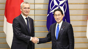 Il primo ministro giapponese pesa sull'adesione alla NATO