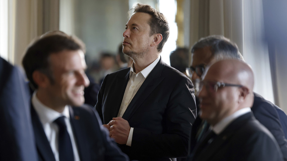 https://www.rt.com/information/577458-musk-eu-disinformation-free-speech/The EU is determined to clamp down on Elon Musk’s free speech as ‘disinformation’