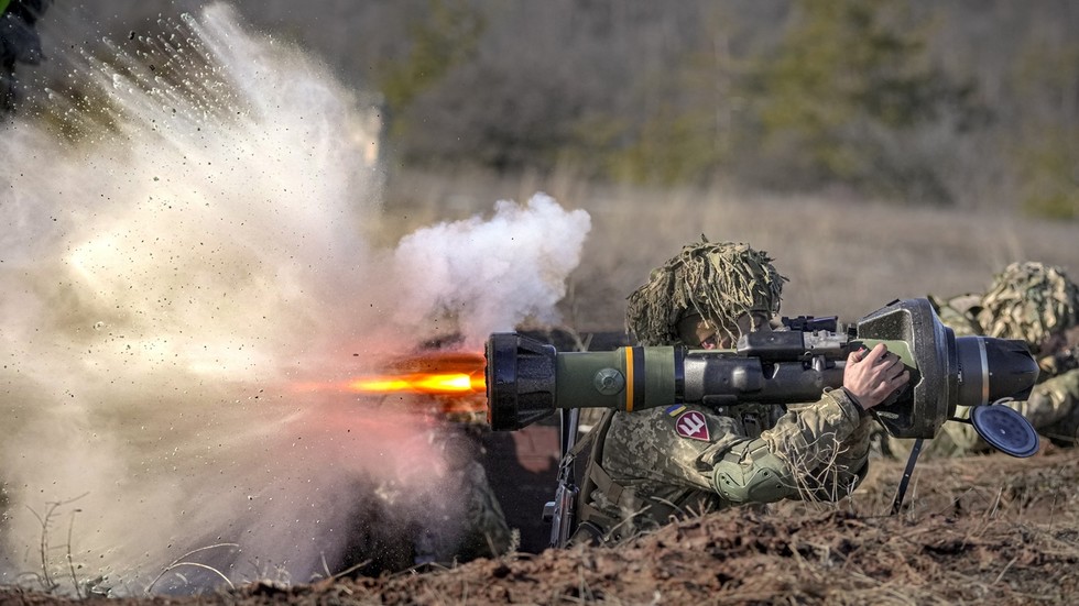 https://www.rt.com/information/577517-uk-weapons-approval-us/UK solely sends weapons to Ukraine with US permission – media