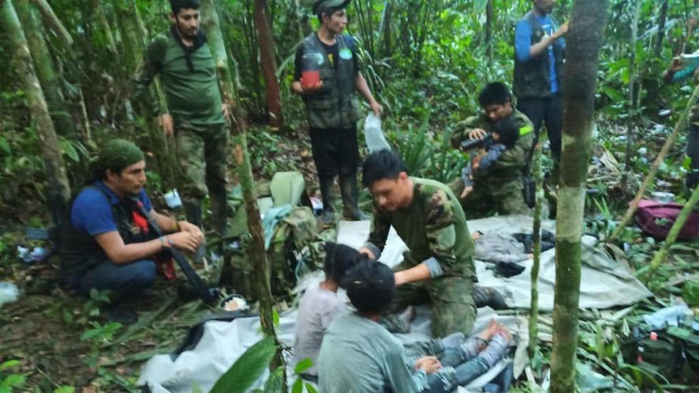 https://www.rt.com/information/577813-colombia-plane-crash-children-jungle/Kids survive 40 days in jungle after aircraft crash
