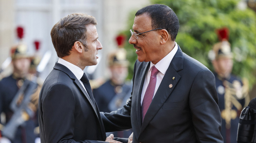 Niger dumps colonial French anthem