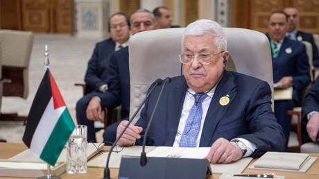 Palestinian president to visit China