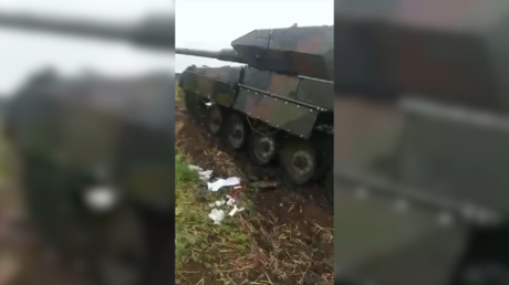 <div>Russian troops capture German Leopard & US Bradley (VIDEO)</div>