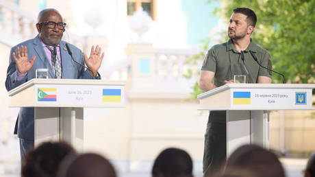 Ukrainian President Vladimir Zelensky and Comoros President Azali Assoumani speak at a press conference in Kiev, June 16, 2023.