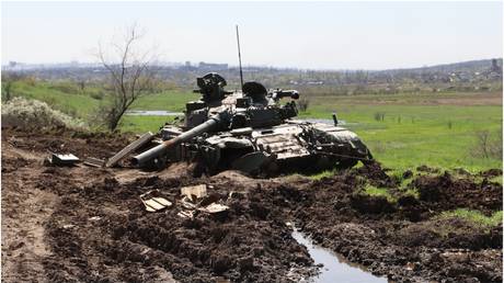 A destroyed Ukrainian tank near Artyomovsk (Bakhmut), April 17, 2023.