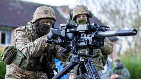Soldiers from Ukraine take part in an exercise organised by members of the Joint Expeditionary Force (JEF), in the north east of England on November 9, 2022.