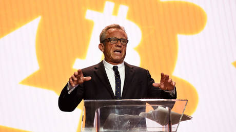 Biden rival backs Bitcoin