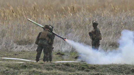 Raytheon hiring pensioners to build Stinger missiles