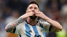Lionel Messi announces move to US