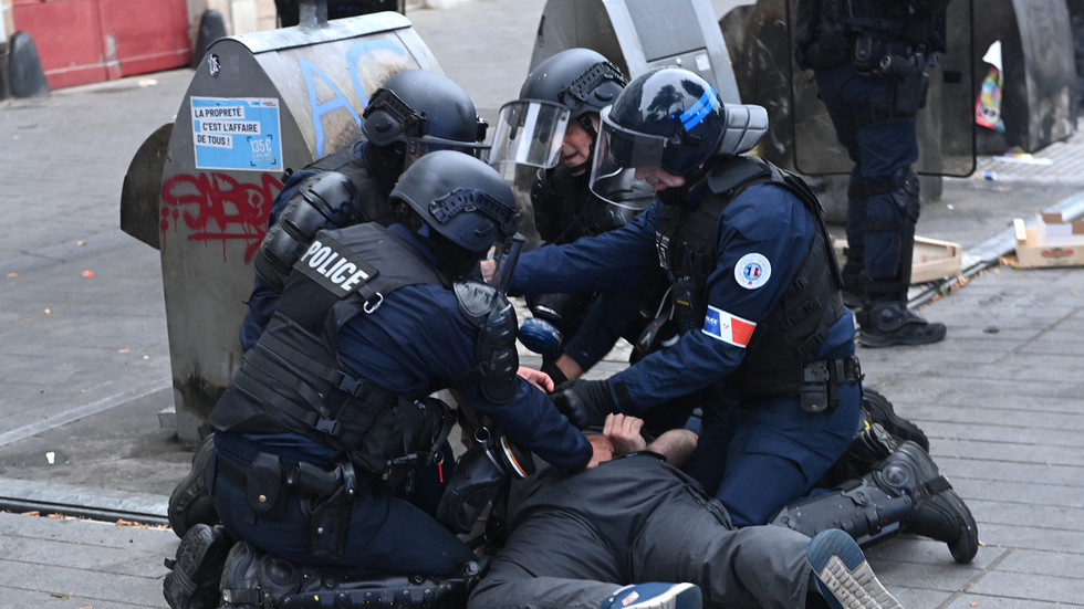 https://www.rt.com/information/579101-france-rioters-sentenced-prison/First rioters jailed in France