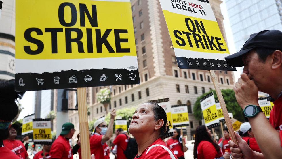 https://www.rt.com/information/579211-us-california-hotel-strike/1000’s of California resort employees strike