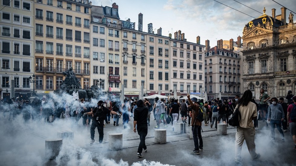 https://www.rt.com/information/579356-france-riots-poll-immigrants/Most French blame liberal immigration guidelines for riots – ballot