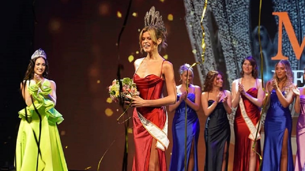 https://www.rt.com/information/579446-transgender-model-miss-netherlands/Organic male wins ‘Miss Netherlands’
