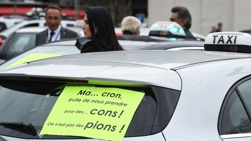 https://www.rt.com/information/579896-macron-uber-parliamentary-report/Report on Macron’s ‘secret Uber deal’ launched