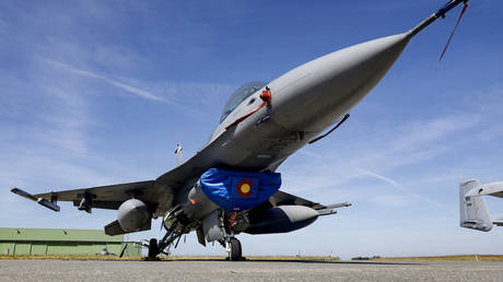 An F-16 combat jet of the US Airforce