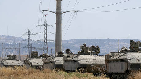 Israeli troops pull back from West Bank