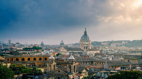 Italy’s public debt hits historic high