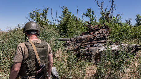 Captured Russian tanks being taken to UK - Telegraph