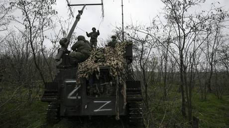 FILE PHOTO: Russian troops deploy an electronic warfare system