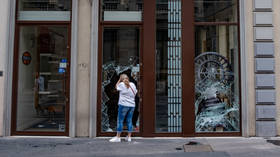 France counts economic cost of violent riots