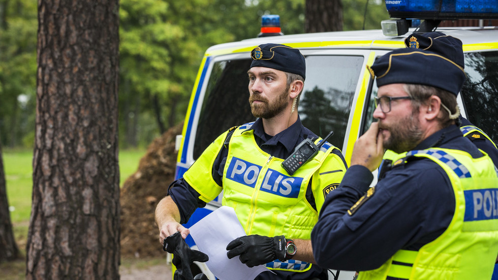 https://www.rt.com/information/581091-sweden-police-terror-threat-quran-burning/Swedish police reveal penalties of Quran-burning stunts