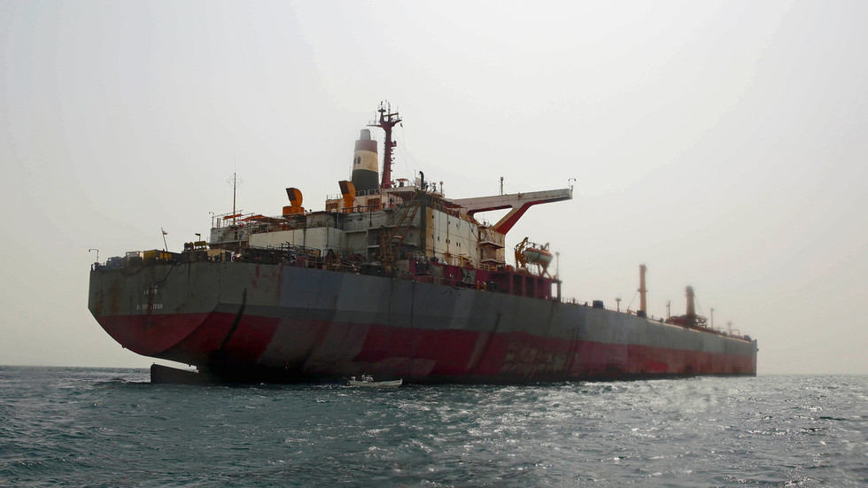 https://www.rt.com/information/581187-yemen-united-nations-oil-salvage/UN removes million barrels of oil from decaying Yemen tanker