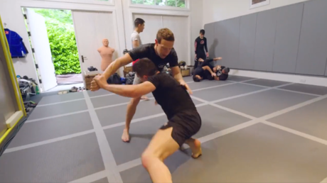 Mark Zuckerberg trains in Brazilian Jiu Jitsu with podcaster Lex Fridman