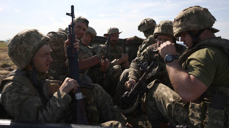 FILE PHOTO. Ukrainian servicemen.