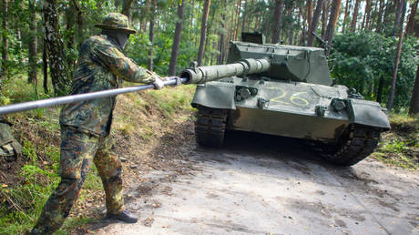 NATO member admits using tanks from museums to train Ukrainians