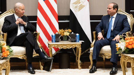 Egyptian President Abdel Fattah El-Sisi and his US counterpart Joe Biden in Sharm el-Sheikh, Egypt, on November 11, 2022