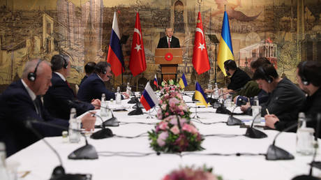 Turkish President Recep Tayyip Erdogan opening Ukrainian-Russian talks in Istanbul in Mrcah 2022