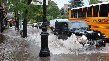 Emergency declared over New York flooding (VIDEOS)