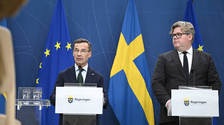 Swedish PM Ulf Kristersson (L) with Justice Minister Gunnar Strommer