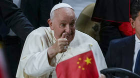 Pope issues landmark pledge to China