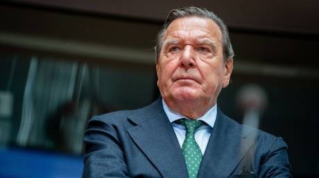 Former German Chancellor Gerhard Schroeder attends a July 2020 legislative hearing in Berlin.