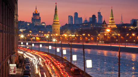 Russian foreign debt to GDP hits record low